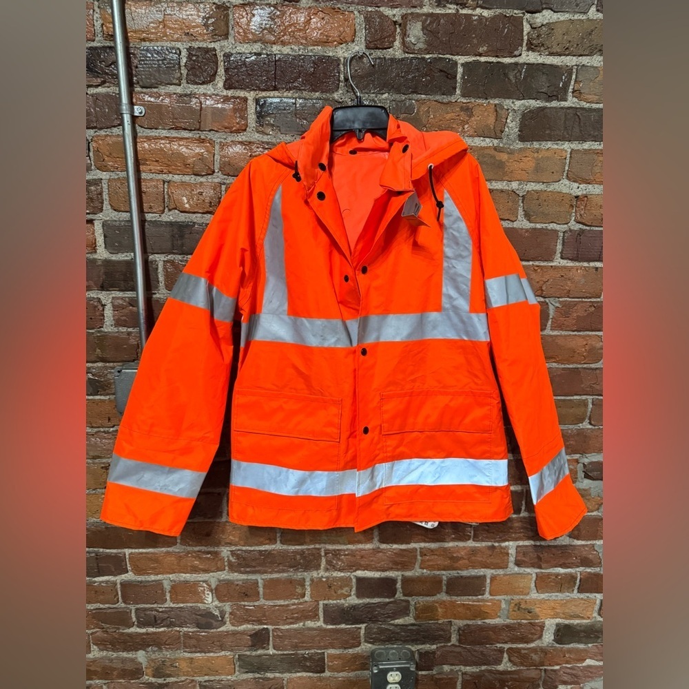 High-Visibility 3M Orange Jacket with Reflective Stripes Class 3 Size Medium
